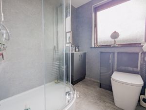 Family Bathroom- click for photo gallery